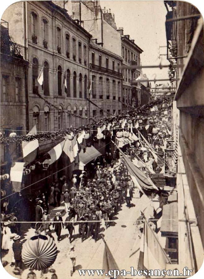 Besançon - Rue de la République - Fêtes du Centenaire de Pasteur présidées par M. Millerand Président de la République - 1923